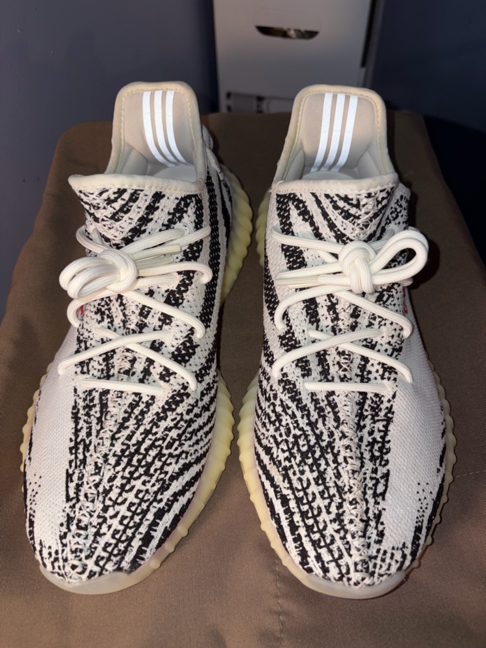 Adidas Men’s Yeezy Boost 350 V2 Zebra - Picture 5 of 9